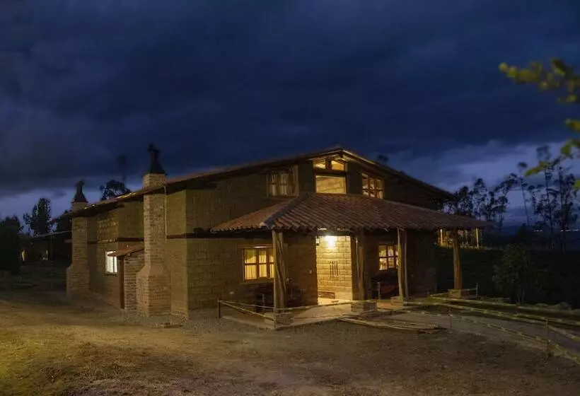 Hotelli Complejo Turístico Intihuatana