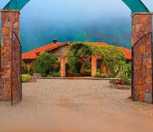 Hotelli Complejo Turístico Intihuatana