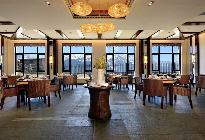 Hotel High Mountain Resort   Deqin