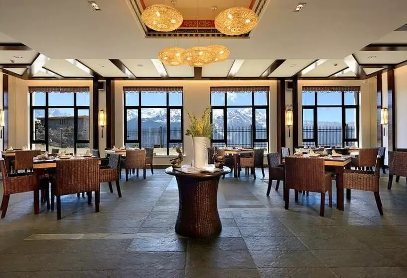 Hotelli High Mountain Resort   Deqin