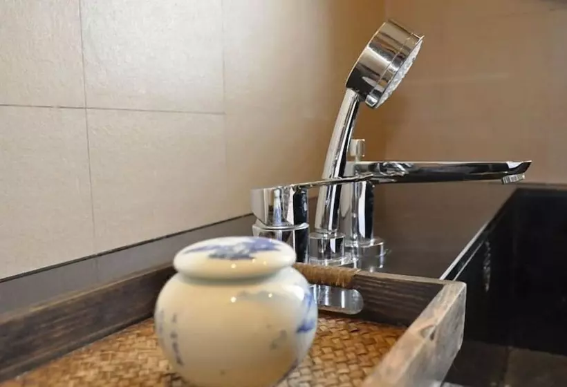 Hotelli High Mountain Resort   Deqin