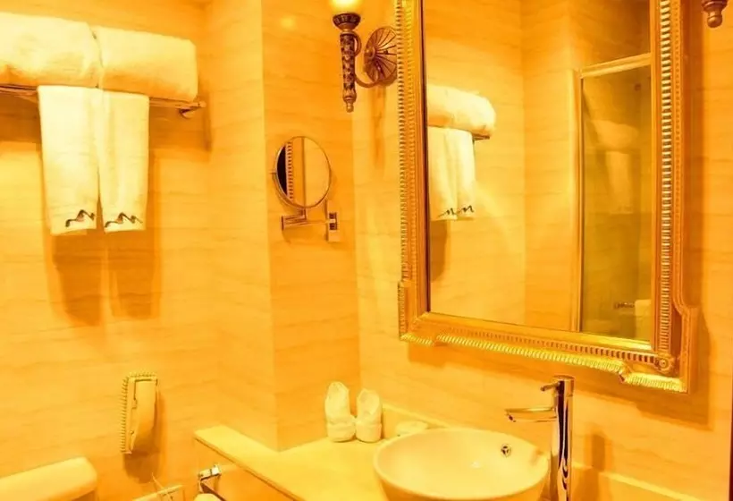 Hotelli High Mountain Resort   Deqin