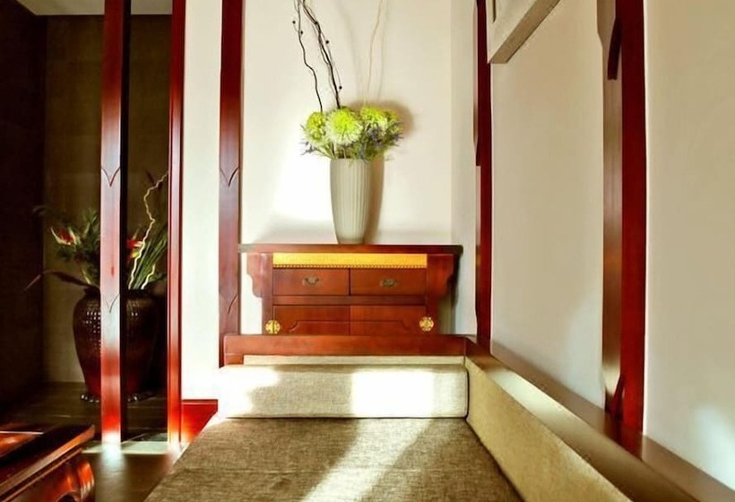 Hotel High Mountain Resort   Deqin