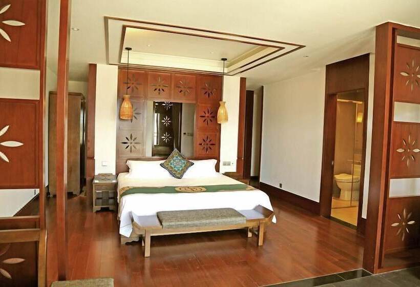 Hotel High Mountain Resort   Deqin