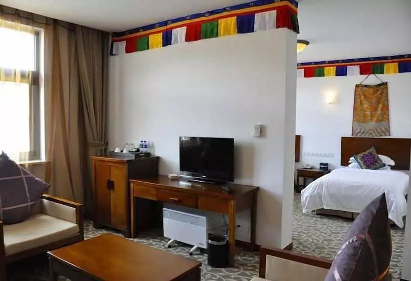 Hotelli High Mountain Resort   Deqin