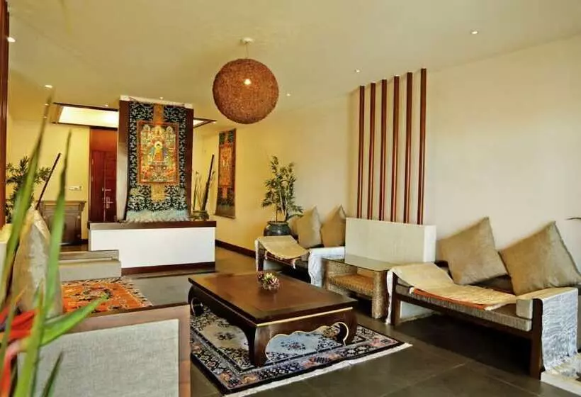 Hotelli High Mountain Resort   Deqin