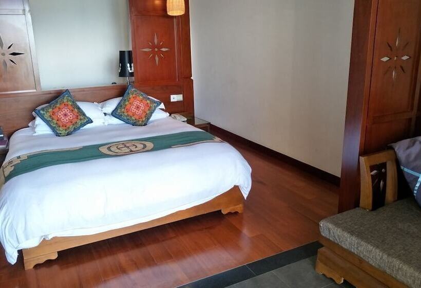 Hotel High Mountain Resort   Deqin