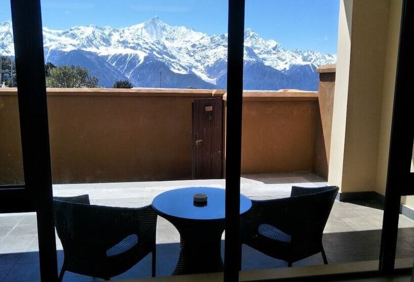 Hotel High Mountain Resort   Deqin