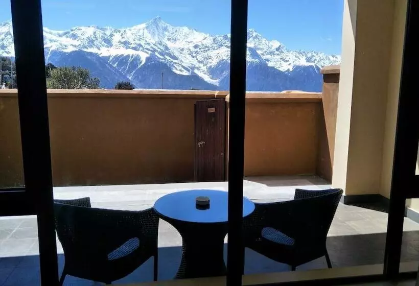 Hotelli High Mountain Resort   Deqin