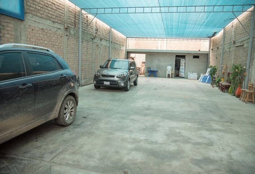 هتل Hostal Calle 5