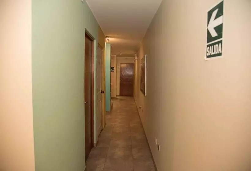 هتل Hostal Calle 5
