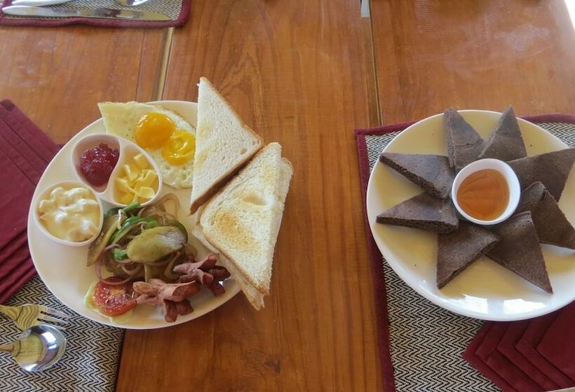 هتل Kakani Adventure Camp