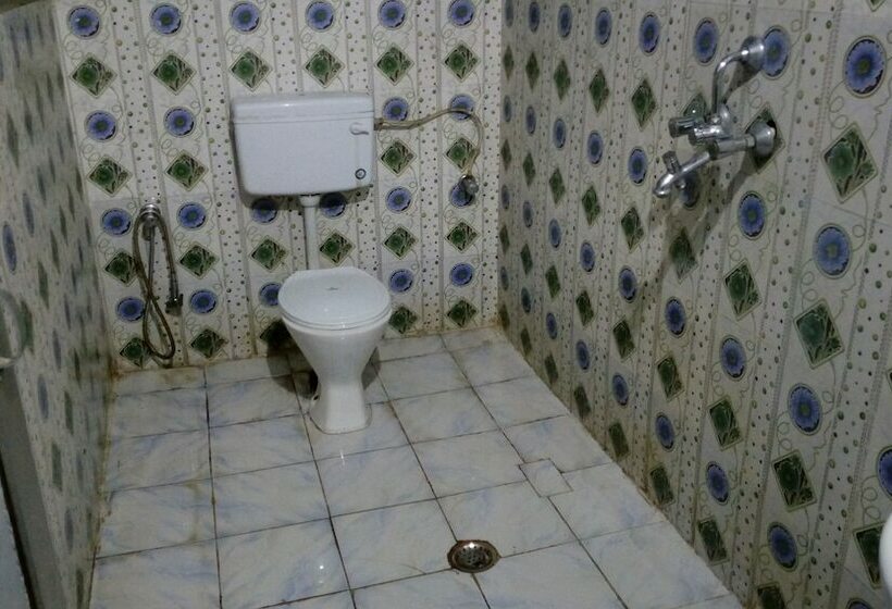 پانسیون Barauli Paradise Resort