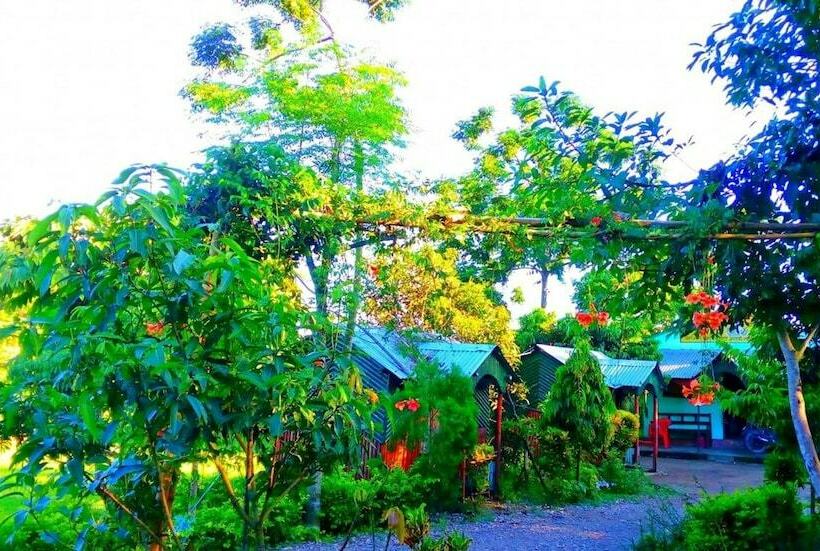 پانسیون Barauli Paradise Resort