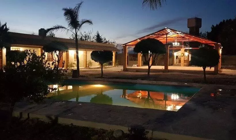 ペンション Posada Rancho Los Laureles