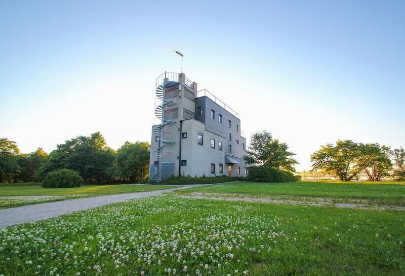 Saka Cliff Hotel & Spa