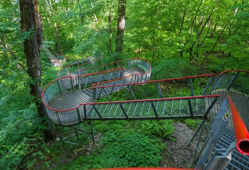 Saka Cliff Hotel & Spa