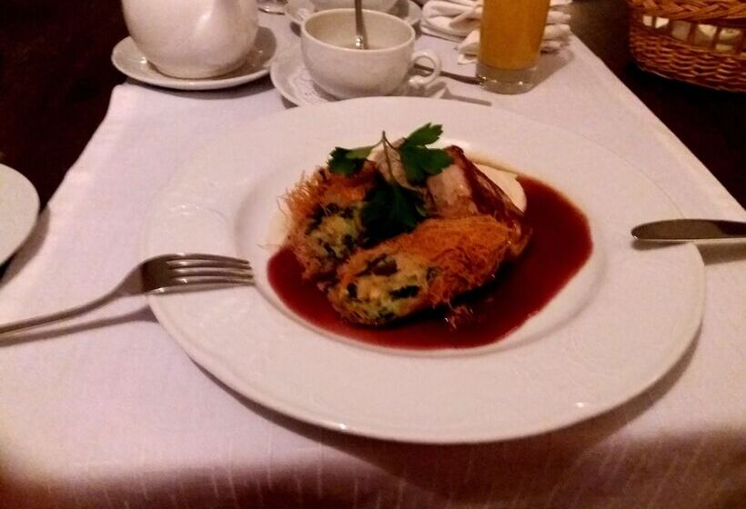 Saka Cliff Hotel & Spa