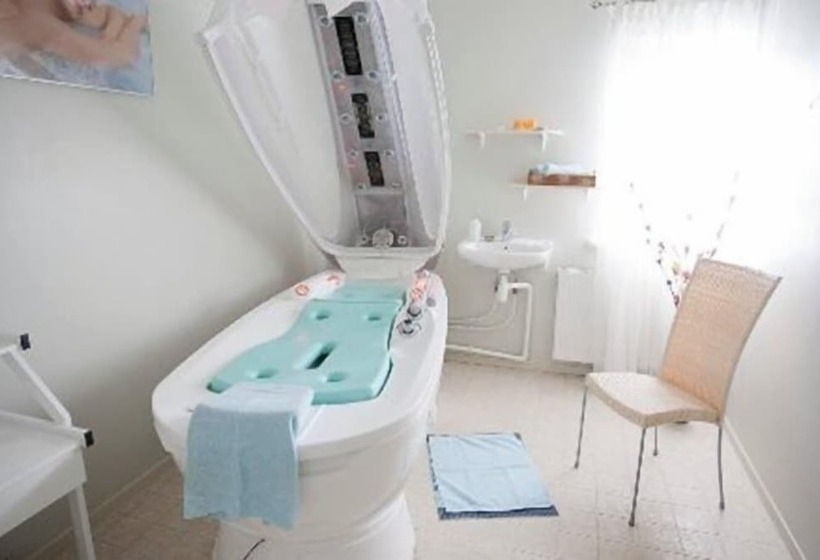 Saka Cliff Hotel & Spa