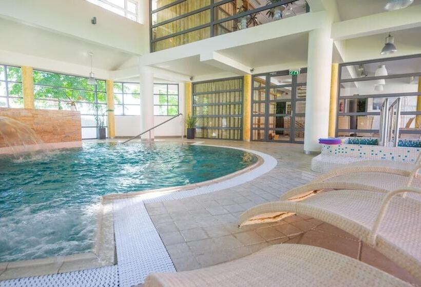 Saka Cliff Hotel & Spa