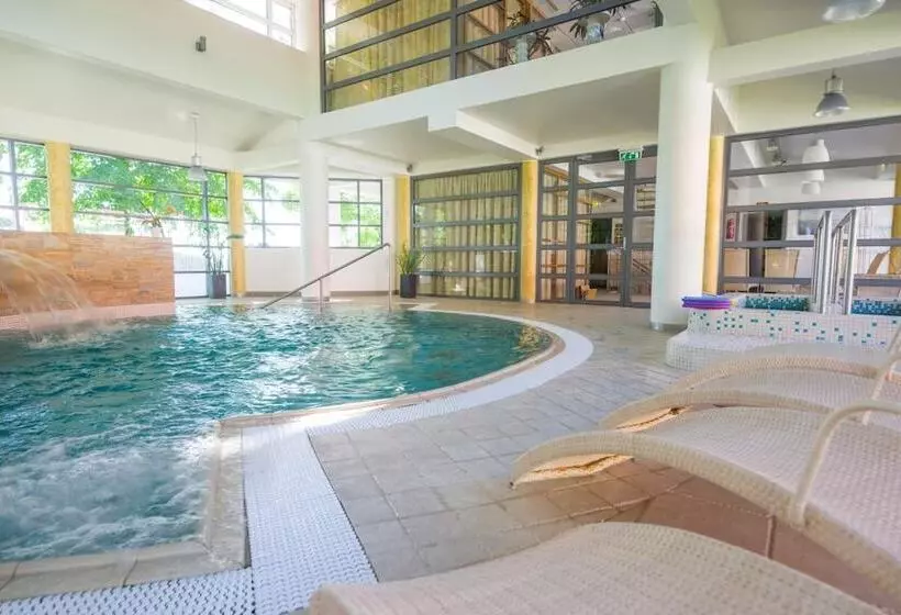Saka Cliff Hotel & Spa