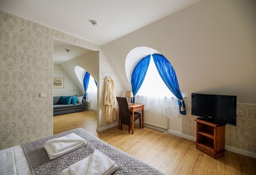 Saka Cliff Hotel & Spa