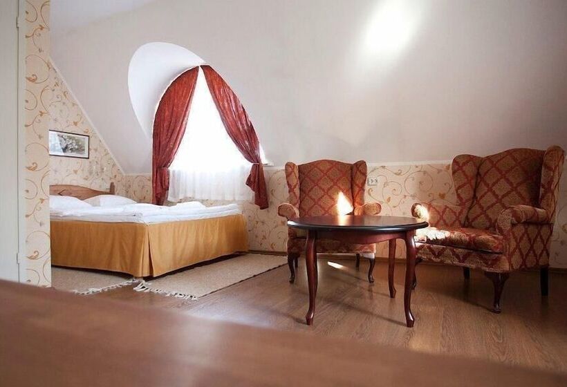 Saka Cliff Hotel & Spa