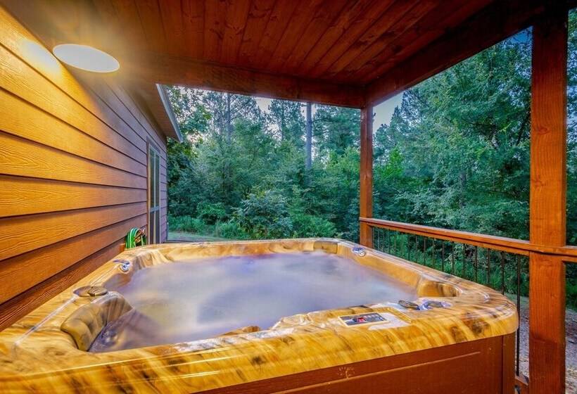 Stained Glass Hill Includes Free Wifi, Parking Onsite, Private Hot Tub, And Bbq By Redawning