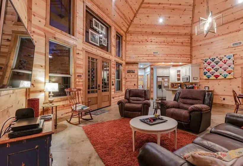Stained Glass Hill Includes Free Wifi, Parking Onsite, Private Hot Tub, And Bbq By Redawning