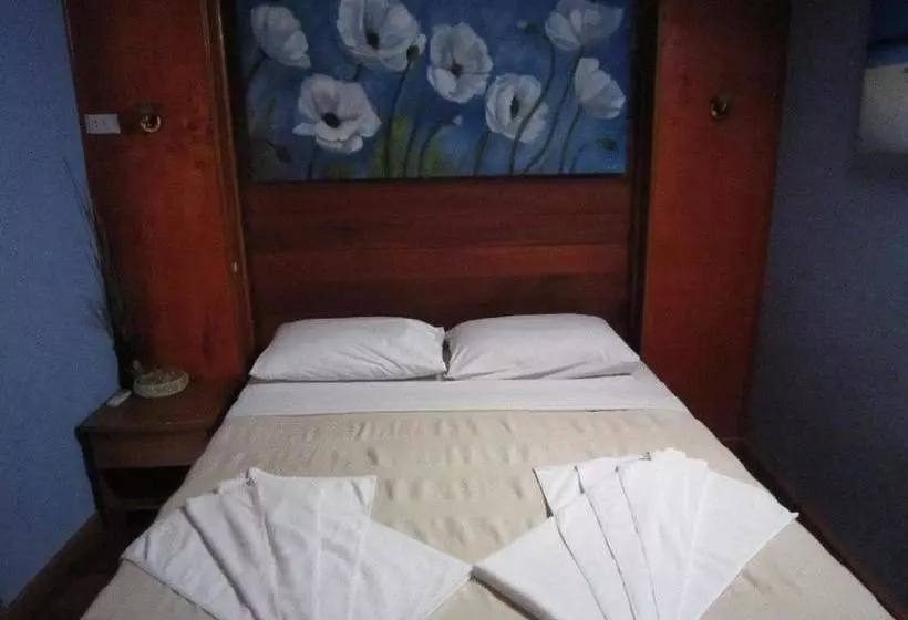 הוסטל Marine House