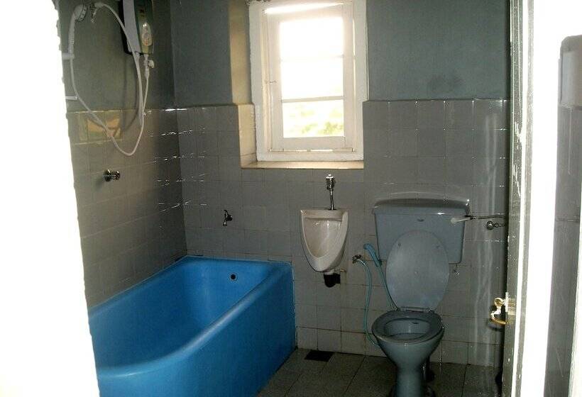 مبيت وإفطار Old English Colonial Bungalow