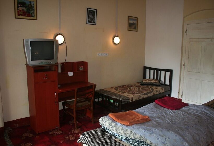 مبيت وإفطار Old English Colonial Bungalow