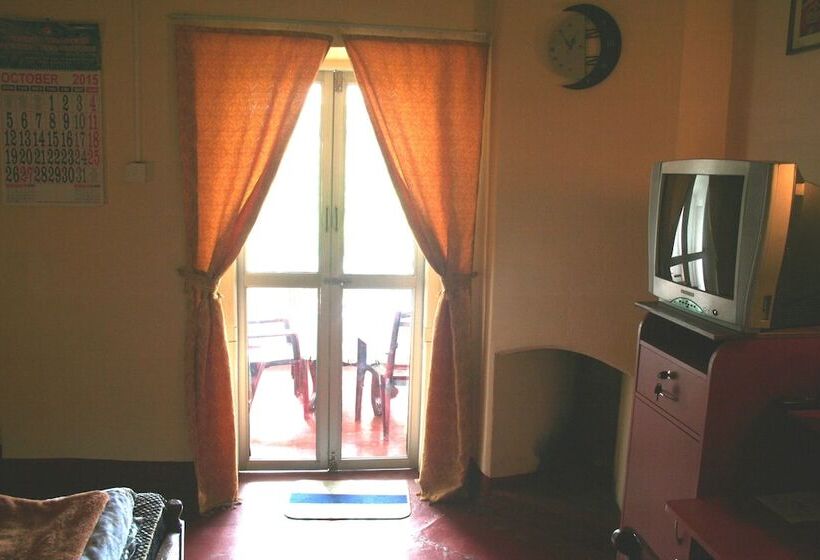 مبيت وإفطار Old English Colonial Bungalow