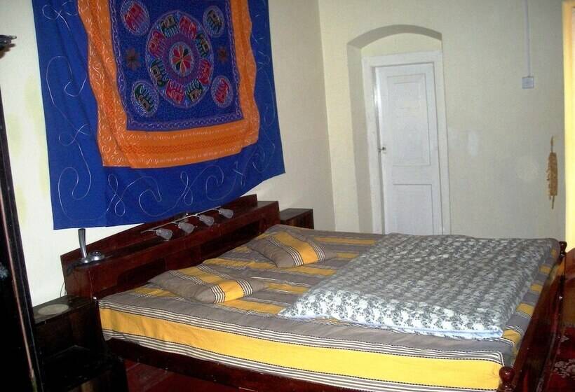 مبيت وإفطار Old English Colonial Bungalow