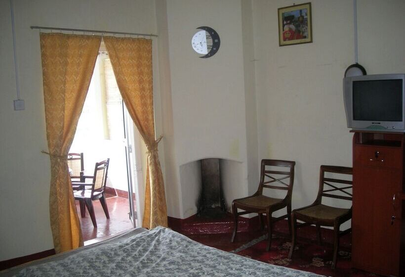 مبيت وإفطار Old English Colonial Bungalow