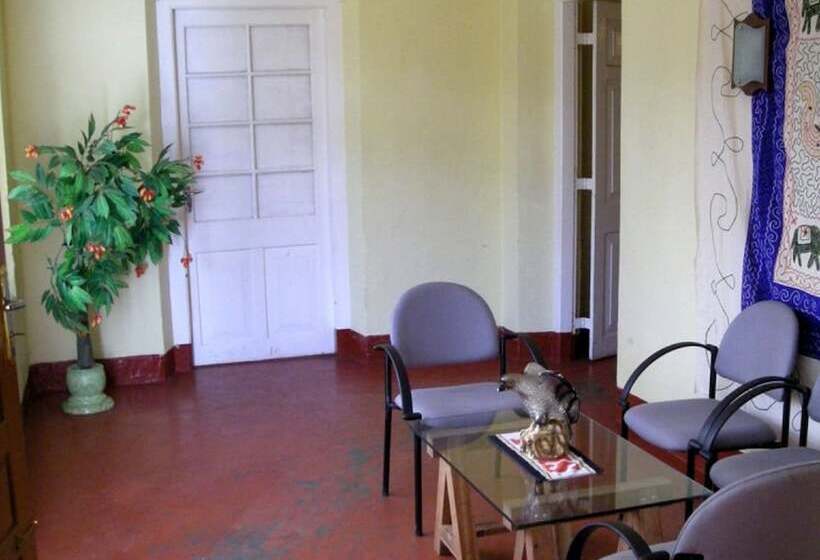 مبيت وإفطار Old English Colonial Bungalow