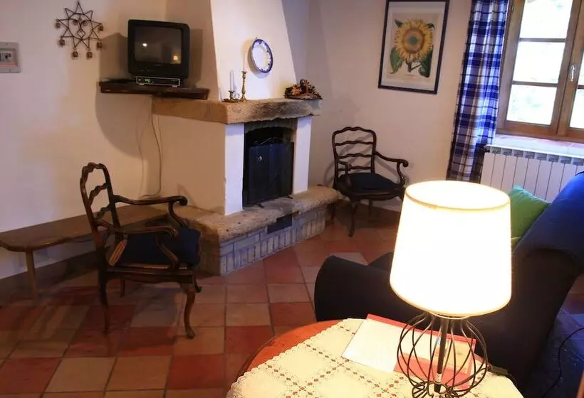 هتل Agriturismo Villa Opera