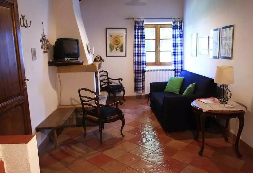 هتل Agriturismo Villa Opera