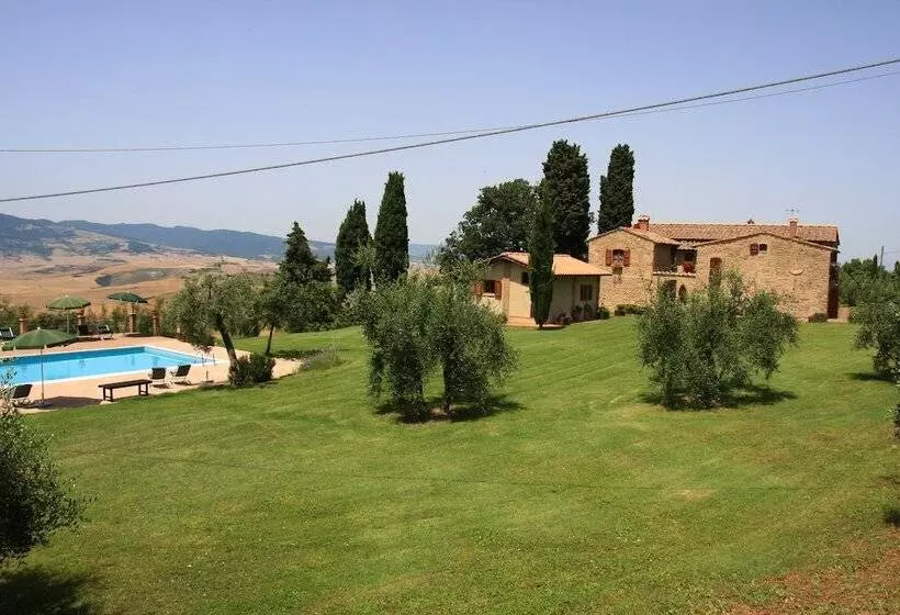 هتل Agriturismo Villa Opera