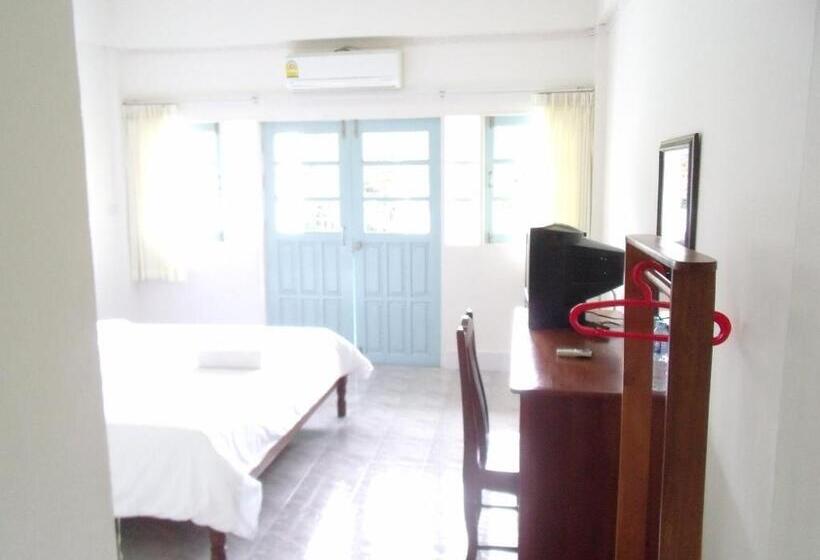 Hotel Albatross Guesthouse @ Thungwualaen Beach