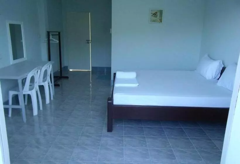 Hotelli Albatross Guesthouse @ Thungwualaen Beach