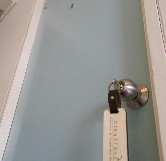 Hotel Albatross Guesthouse @ Thungwualaen Beach