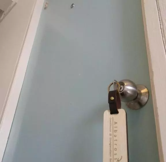 Hotelli Albatross Guesthouse @ Thungwualaen Beach