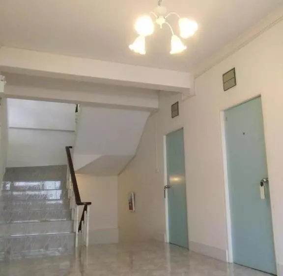 Hotelli Albatross Guesthouse @ Thungwualaen Beach