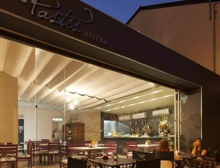 Ambit Boulevard Hotel Boutique