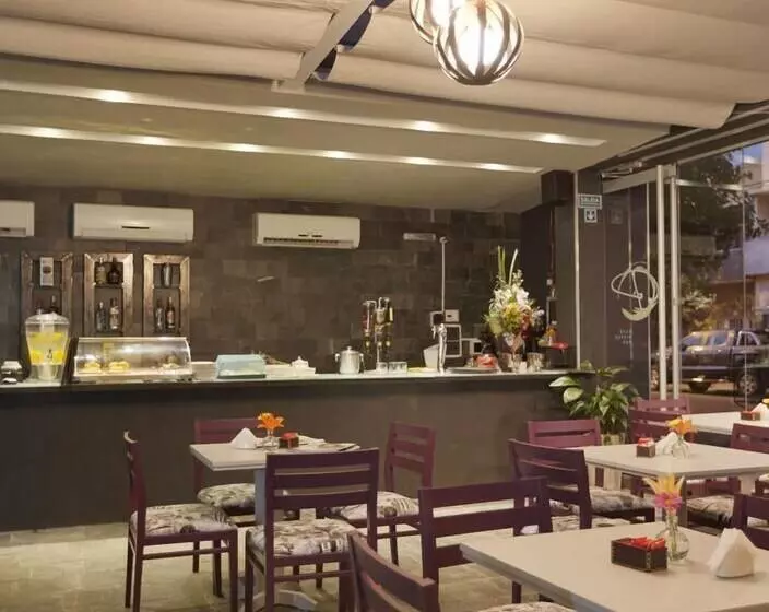 Ambit Boulevard Hotel Boutique