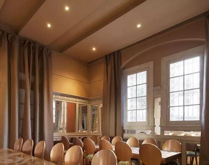 Ambit Boulevard Hotel Boutique