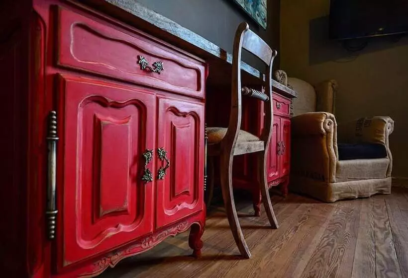 Ambit Boulevard Hotel Boutique