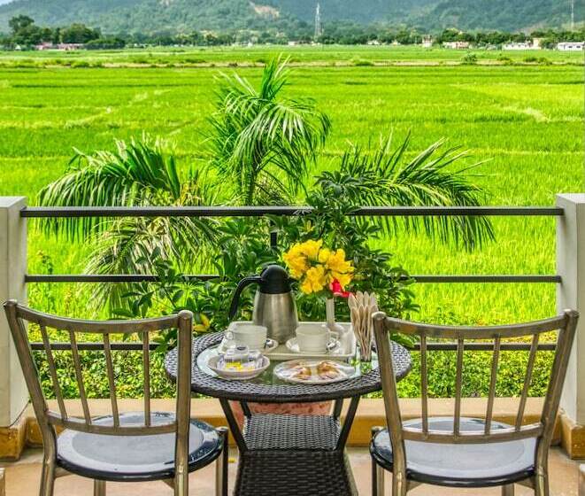 ホテル Corbett Solitaire