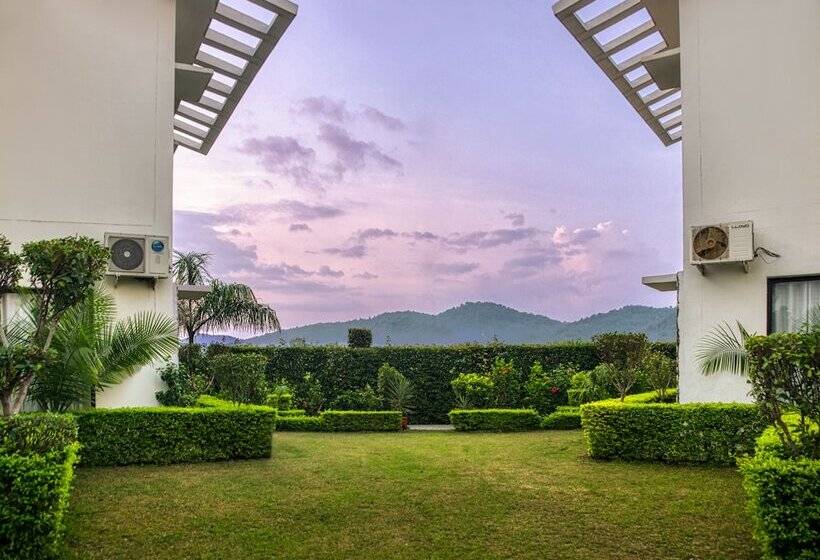 ホテル Corbett Solitaire